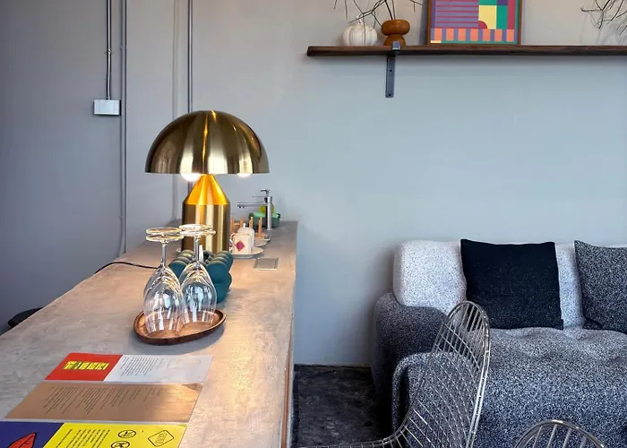 Citrus House Phra-arthit 公寓
